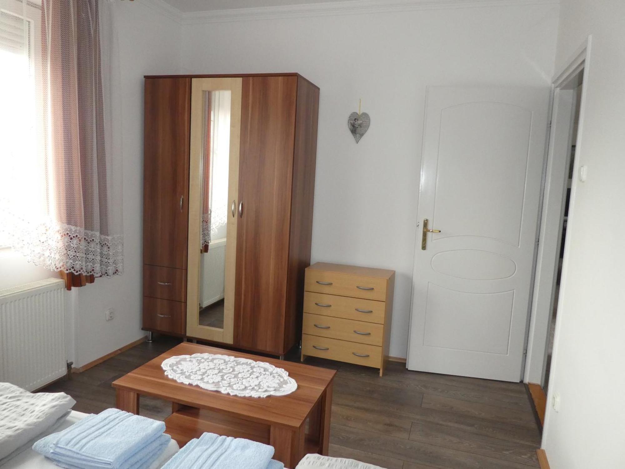 Apartament Halasi Szallashely Hajdúszoboszló Zewnętrze zdjęcie